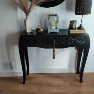 Consola d'ingresso nera