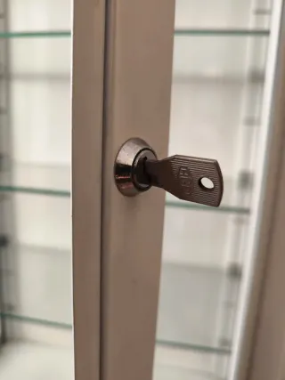 Vitrina vintage cristal y metal