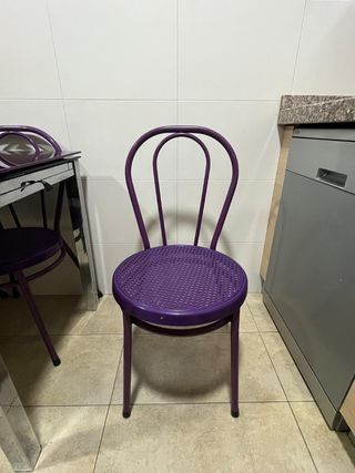 Mesa y sillas de cocina