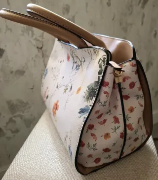 Bolso de mano Parfois floral