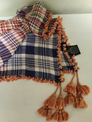 Pañuelo estilo palestino con flecos
