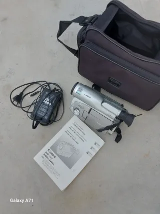 2 Videocámaras Hi-8 marca Canon e Hitachi tripode