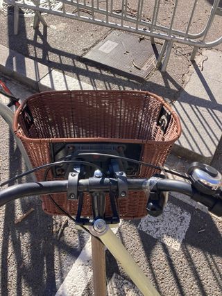 Bicicleta urbana amarilla