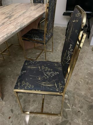 Mesa comedor mármol y 6 sillas pan de oro.