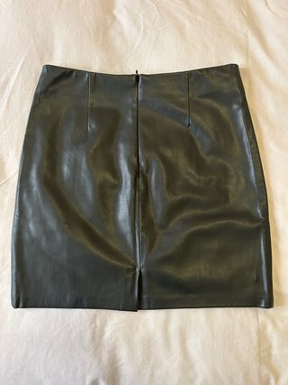 Falda tubo efecto piel Kiabi talla 36