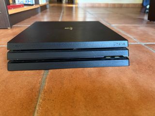 PS4 Pro 1TB CUH-7216B Negra