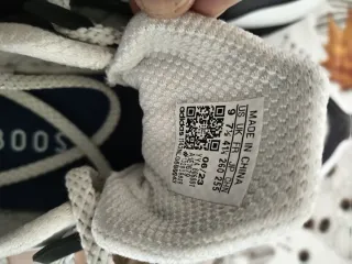 Zapatillas Adidas Negras y Blancas