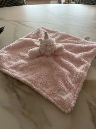 Dou dou bebé color rosa marca Corte Inglés