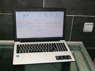 Portátil Asus F553M Blanco y Negro