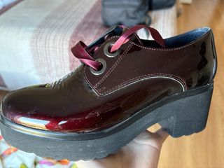 Zapato charol invierno burdeos