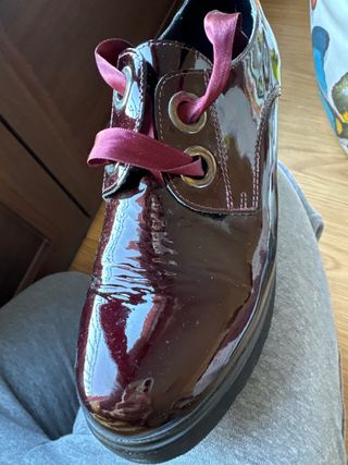 Zapato charol invierno burdeos