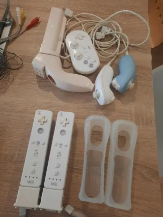Consola nintendo wii y accesorios. Juegos