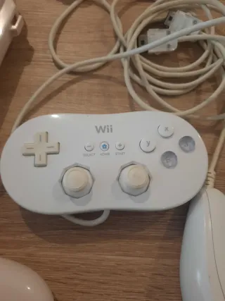 Consola nintendo wii y accesorios. Juegos