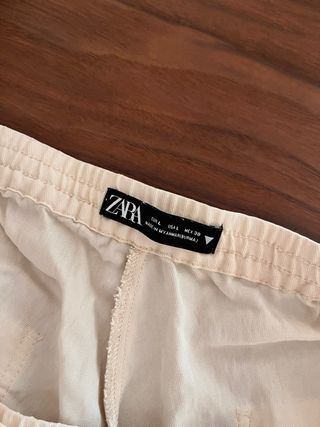 Pantalones Zara tipo lino beige
