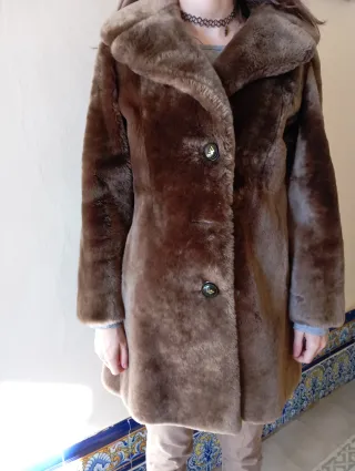 Abrigo piel mutón auténtico marrón