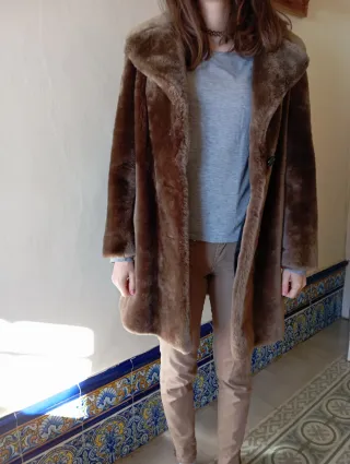 Abrigo piel mutón auténtico marrón