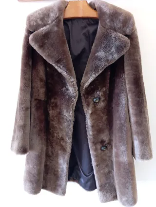 Abrigo piel mutón auténtico marrón
