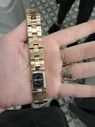 Reloj DKNY Dorado y Blanco SIN PILAS