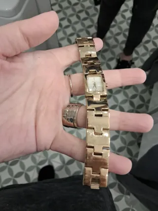 Reloj DKNY Dorado y Blanco SIN PILAS