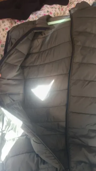 Chaleco verde Álvaro Moreno