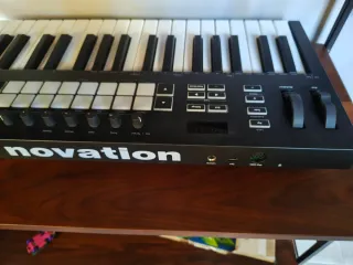 Novation Launchkey 37 MK3
