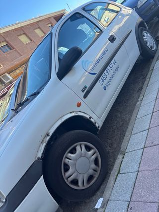 Opel  Corsa 1999