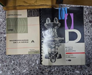 Microscopio de laboratorio antiguo MIL