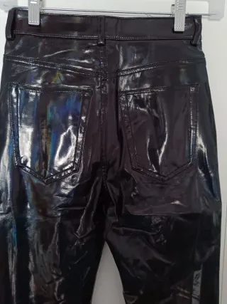 Pantalones efecto piel Pull&Bear