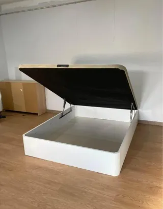 Divano letto in legno con materassi in memory foam