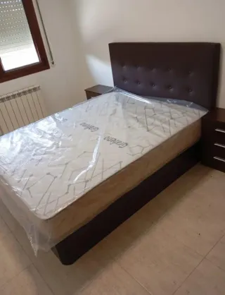 Divano letto in legno con materassi in memory foam