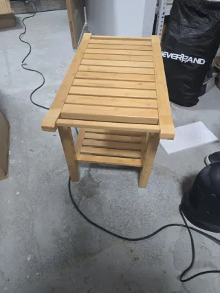 Banco de bambú para baño