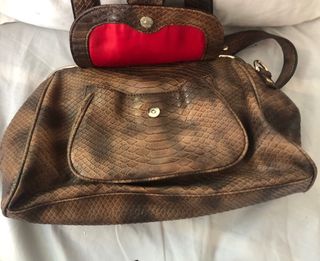 Bolso Nine West efecto piel serpiente