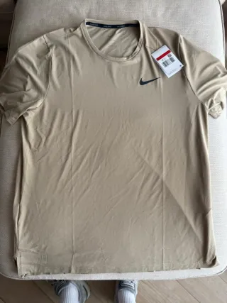 Camiseta Nike Pro Beige Talla L
