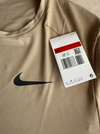 Camiseta Nike Pro Beige Talla L