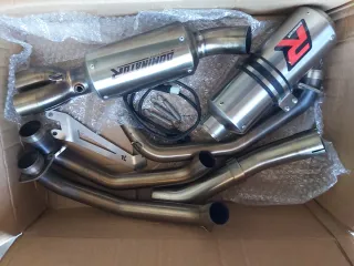 Dominator Escape Yamaha MT-09 (21-23)