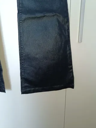 Pantalones campana Pull&Bear negros