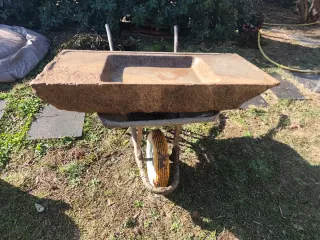 Fregadero de piedra antiguo