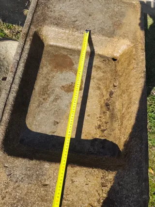 Fregadero de piedra antiguo