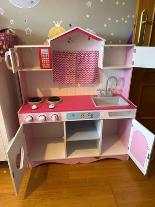 Cocinita infantil rosa de madera 82X103X30