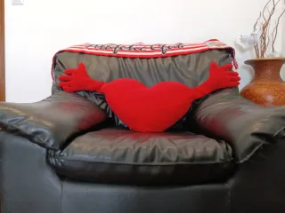 Sillón de cuero negro en Castro Urdiales