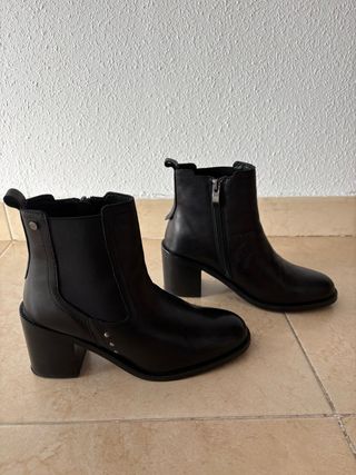 Botines Kangaroos de piel negros mujer