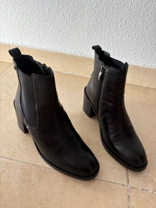 Botines Kangaroos de piel negros mujer