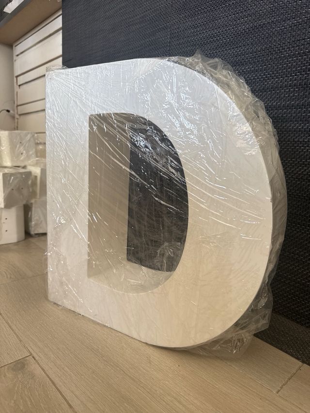 Letra D decorativa lacada blanco