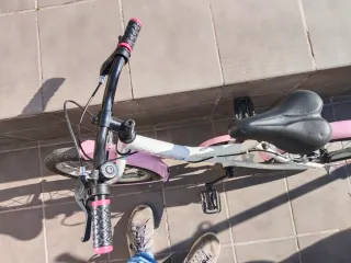 Bicicleta infantil 16 rosa y blanca