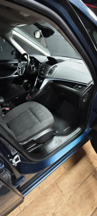 Opel Zafira Tourer 7 plazas distintivo c