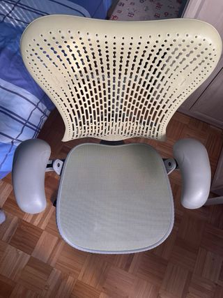 Silla ergonómica Herman Miller Mirra 1
