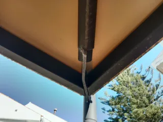 Carpa o cenador de jardín (sin la mesa)