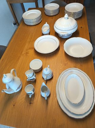 Vajilla Pontesa Porcelana Borde Dorado