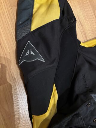 Chaqueta Moto Dainese Negra y Amarilla