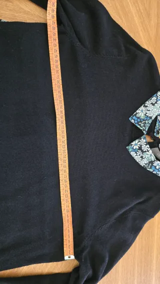 Maglia con inserto floreale